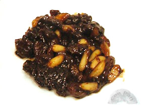 Compota de pasas y pinones