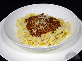 Tallarines a la Bolonesa con pasta casera
