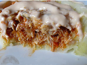 Patata rellena de txangurro con mayonesa de salmorejo 5