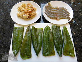 Pimientos verdes rellenos de marisco 1