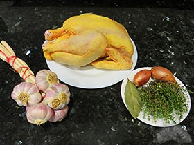 Pollo a los 40 ajos  1