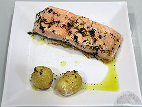 Salmon con aceite de hierbas